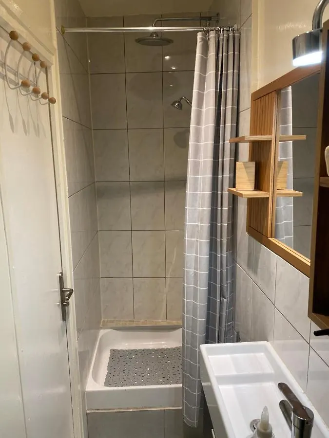 Cosy, Charming Apartment With Courtyard Paris 0*,