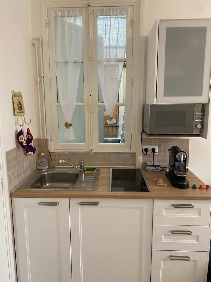 Cosy, Charming Apartment With Courtyard Paris France