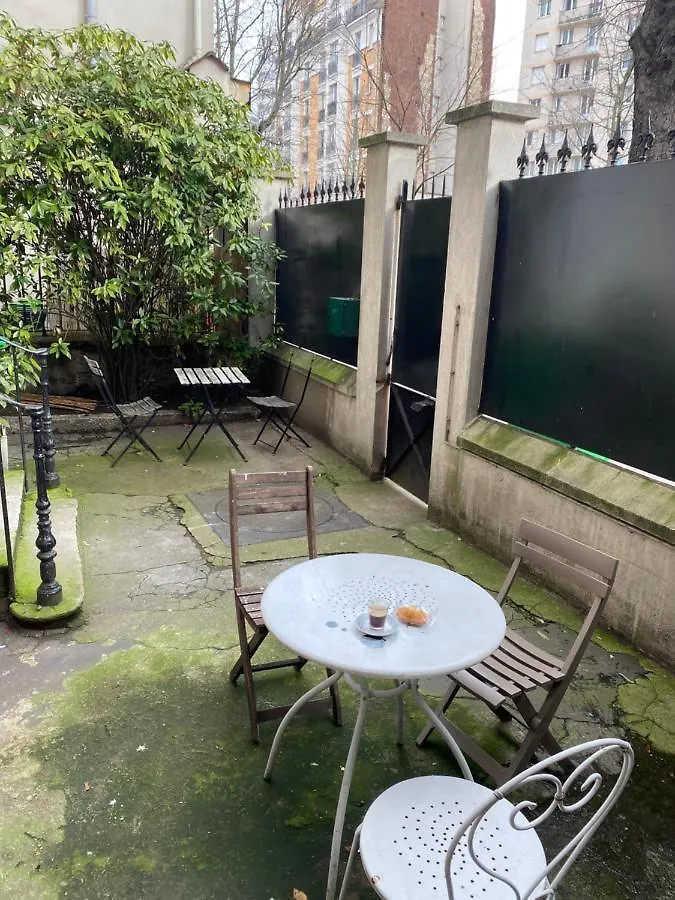 Cosy, Charming Apartment With Courtyard Paris